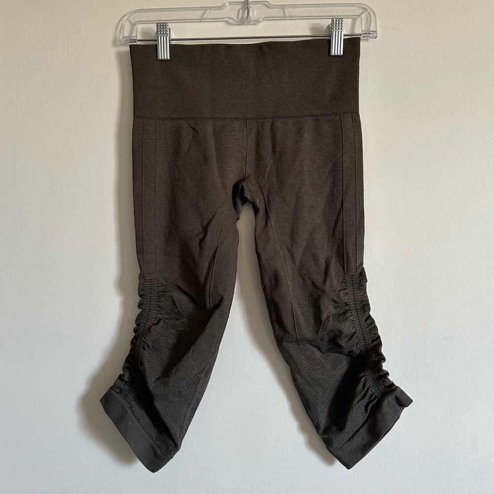 Lululemon Athletica Gray In the Flow Crop II Seamless Athletic Leggings size 4 - Picture 10 of 14